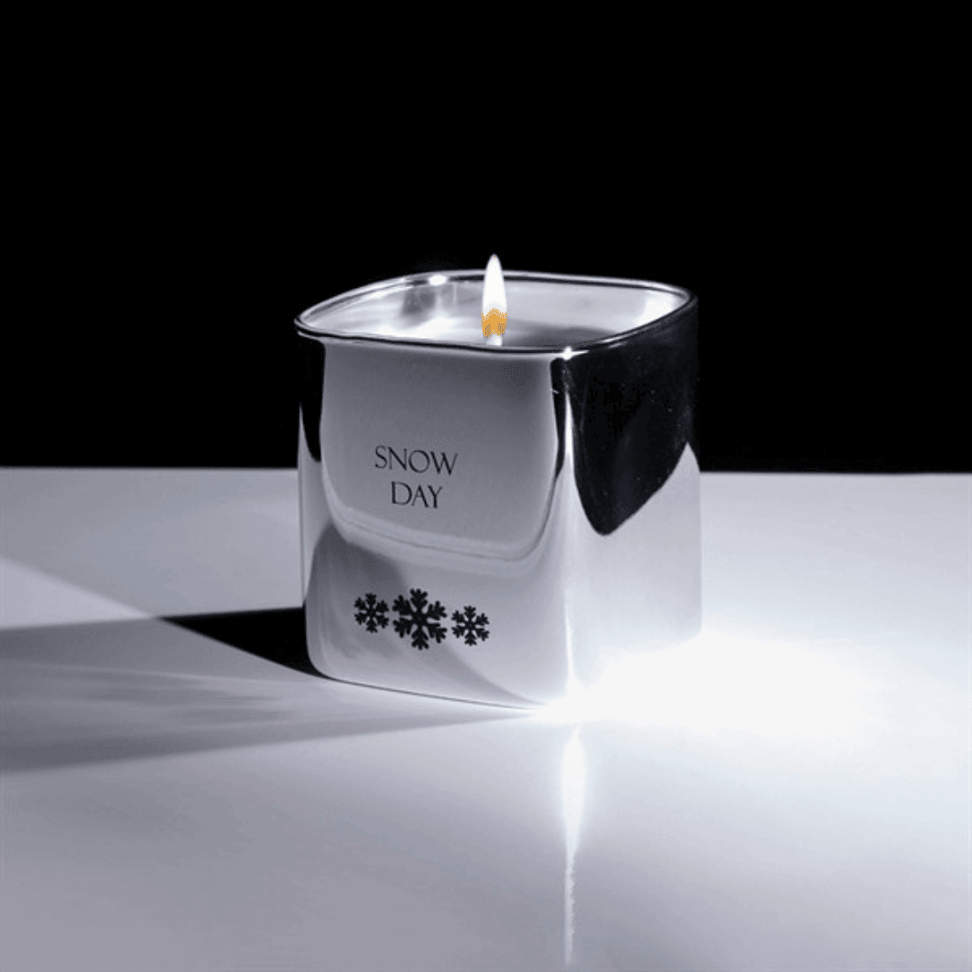 Limited Christmas Crisp Winter Air Raspberry & Sweet Pea Snow Day Scent Candle