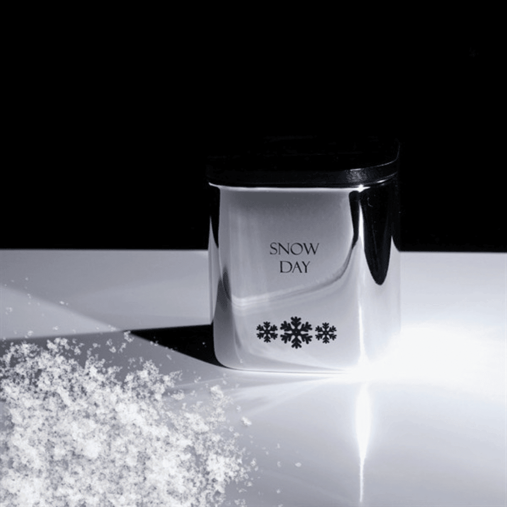 Limited Christmas Crisp Winter Air Raspberry & Sweet Pea Snow Day Scent Candle