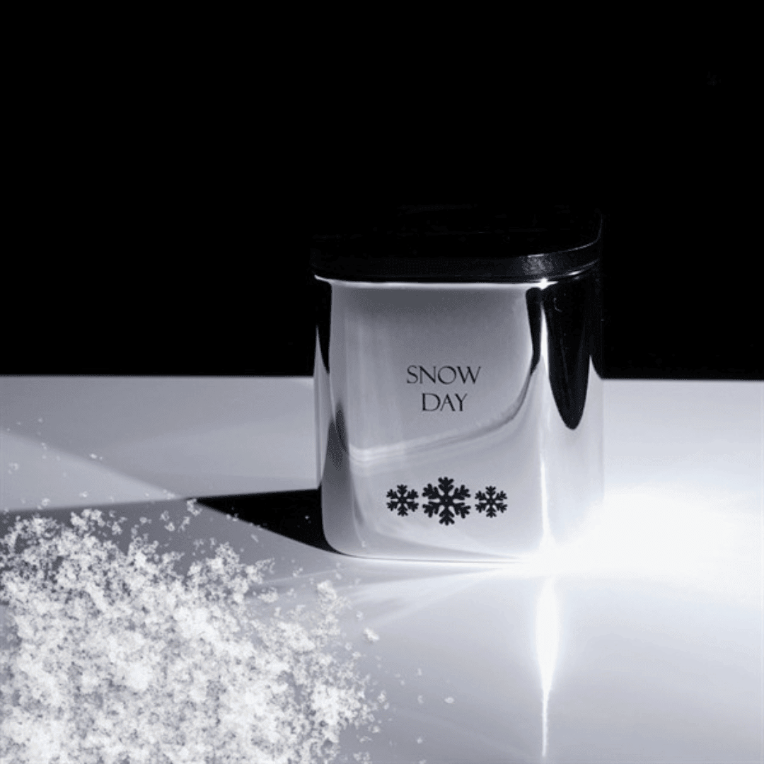 Limited Christmas Crisp Winter Air Raspberry & Sweet Pea Snow Day Scent Candle